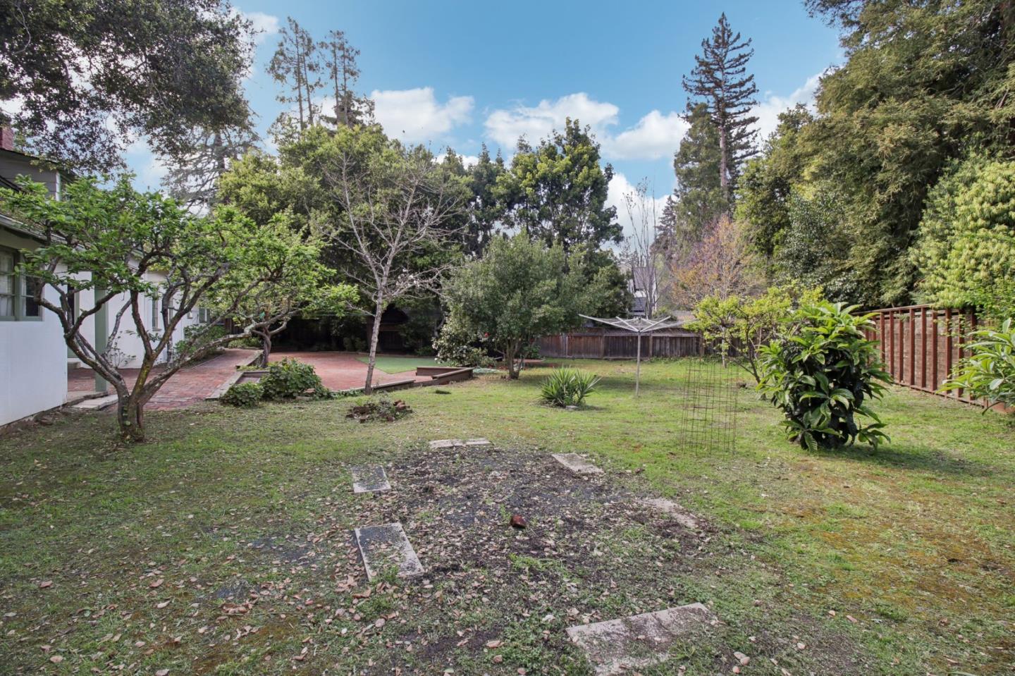 Detail Gallery Image 77 of 81 For 1040 Creek Dr, Menlo Park,  CA 94025 - 4 Beds | 2 Baths