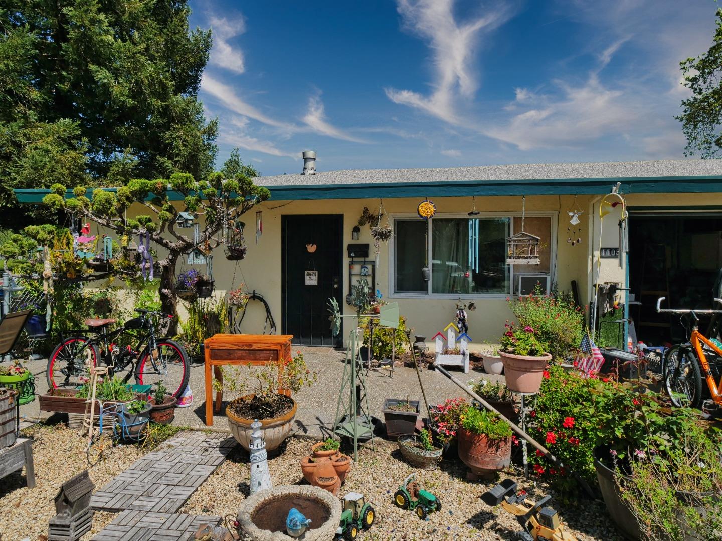 Detail Gallery Image 10 of 17 For 1105 Sanchez Way, Redwood City,  CA 94061 - – Beds | – Baths