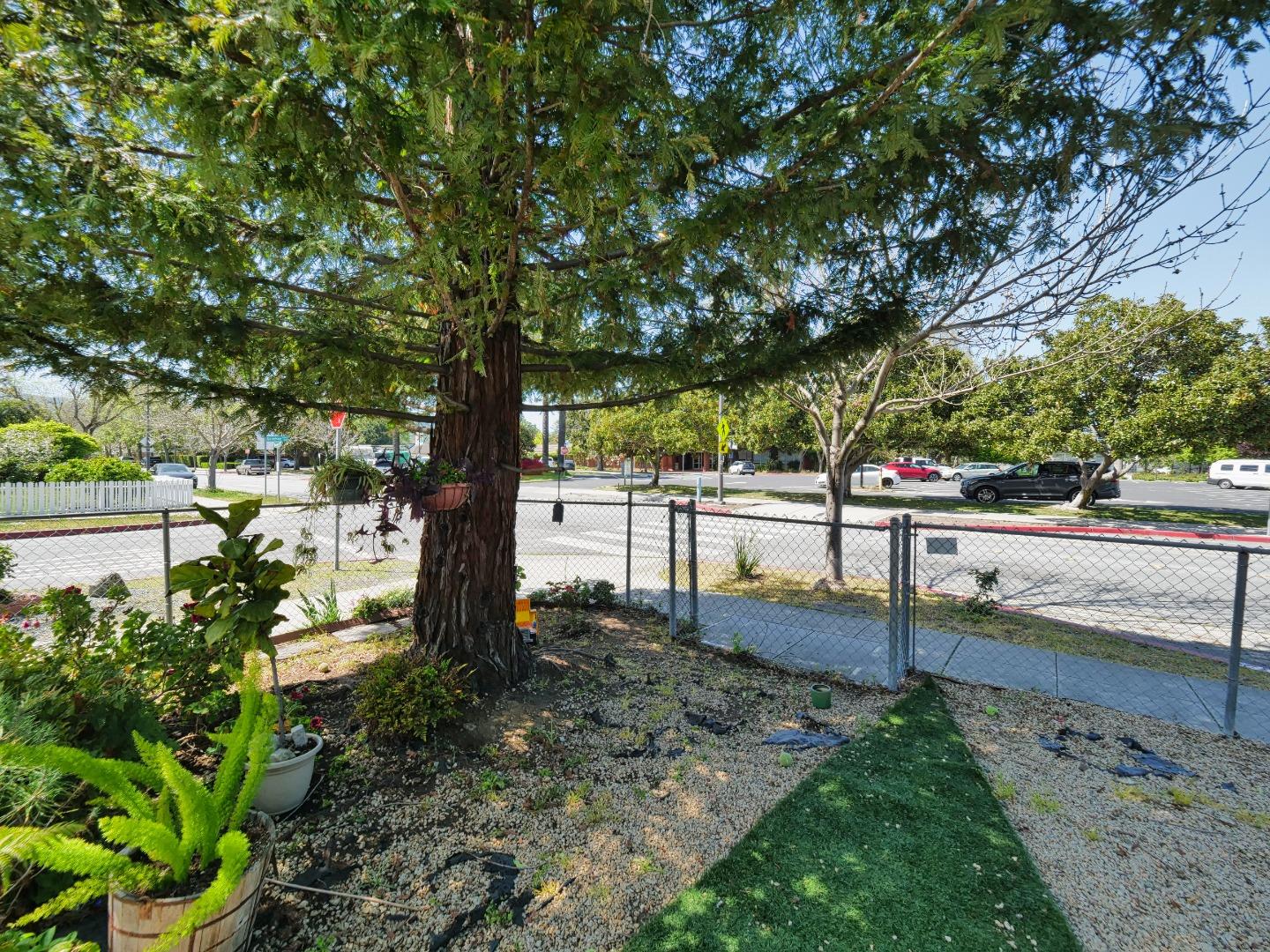 Detail Gallery Image 11 of 17 For 1105 Sanchez Way, Redwood City,  CA 94061 - – Beds | – Baths