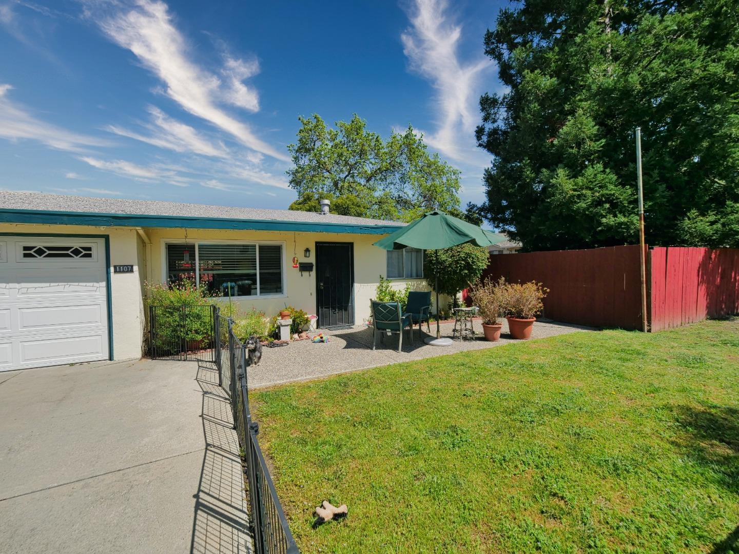 Detail Gallery Image 2 of 17 For 1105 Sanchez Way, Redwood City,  CA 94061 - – Beds | – Baths