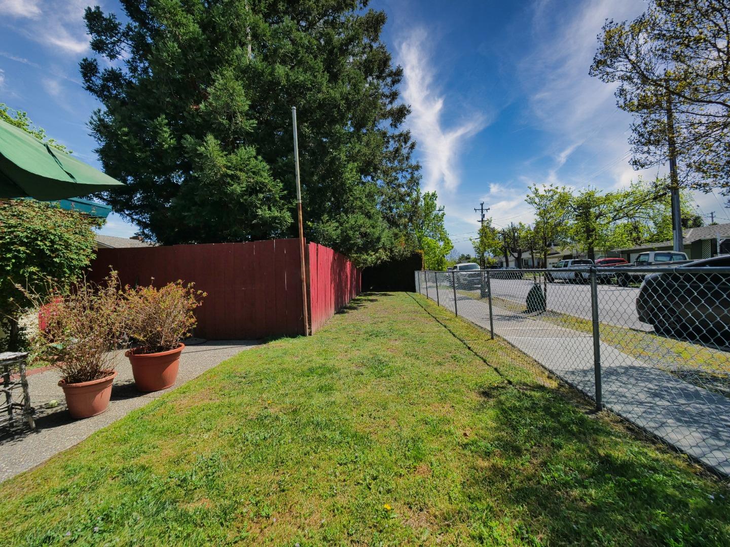 Detail Gallery Image 5 of 17 For 1105 Sanchez Way, Redwood City,  CA 94061 - – Beds | – Baths