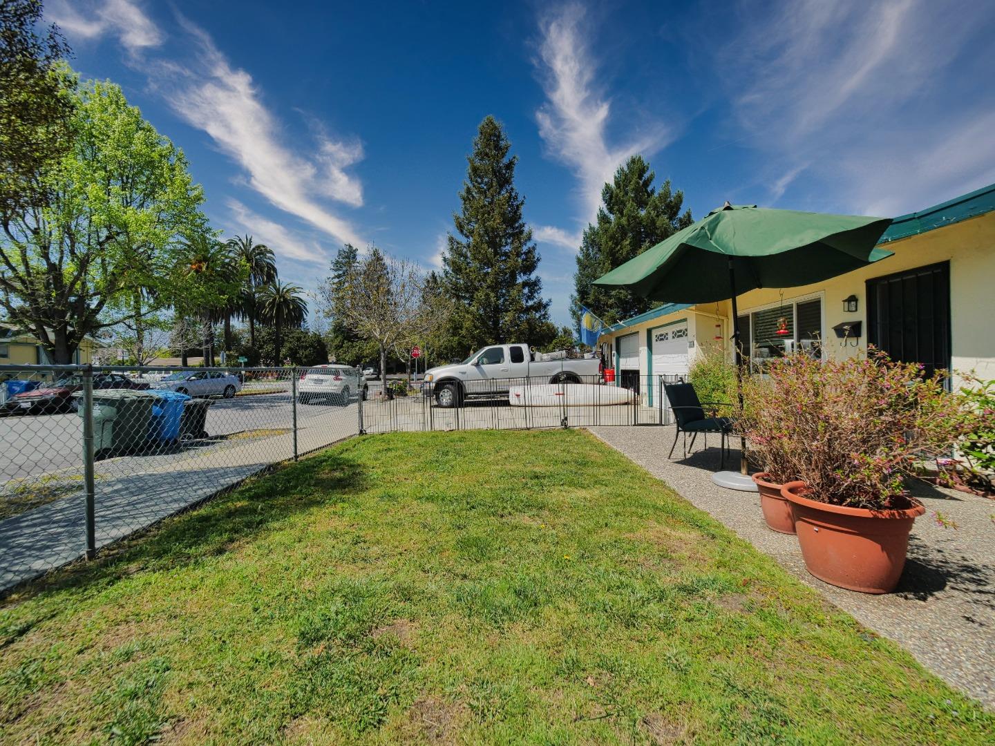 Detail Gallery Image 7 of 17 For 1105 Sanchez Way, Redwood City,  CA 94061 - – Beds | – Baths