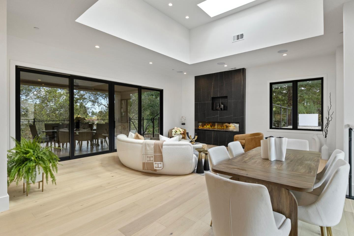 Detail Gallery Image 10 of 113 For 18061 Saratoga Los Gatos Rd, Monte Sereno,  CA 95030 - 5 Beds | 4/1 Baths