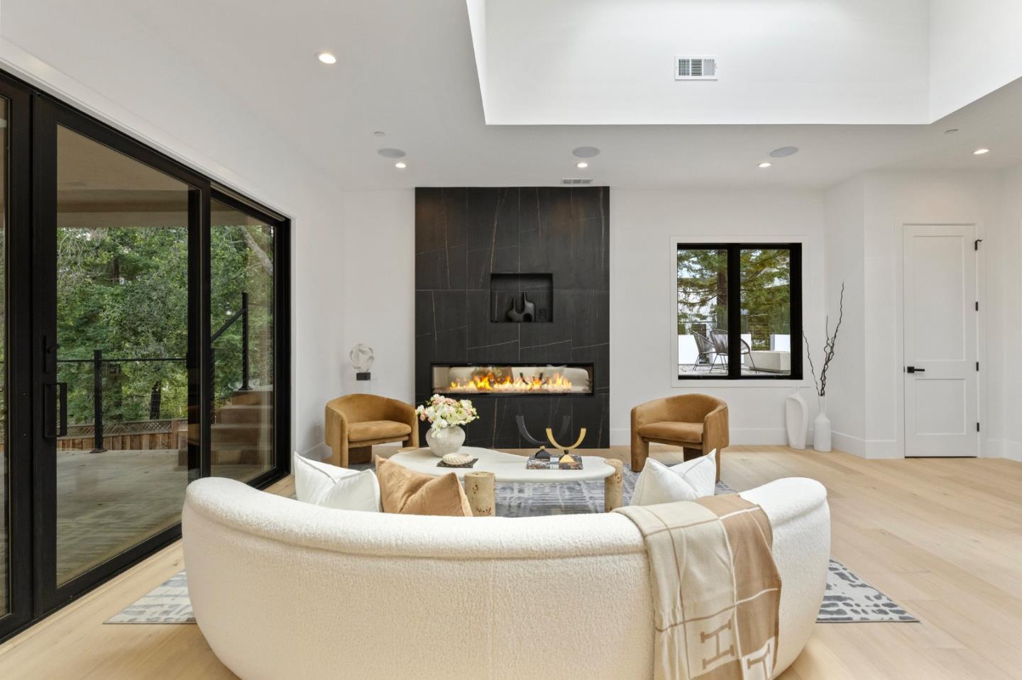 Detail Gallery Image 11 of 113 For 18061 Saratoga Los Gatos Rd, Monte Sereno,  CA 95030 - 5 Beds | 4/1 Baths