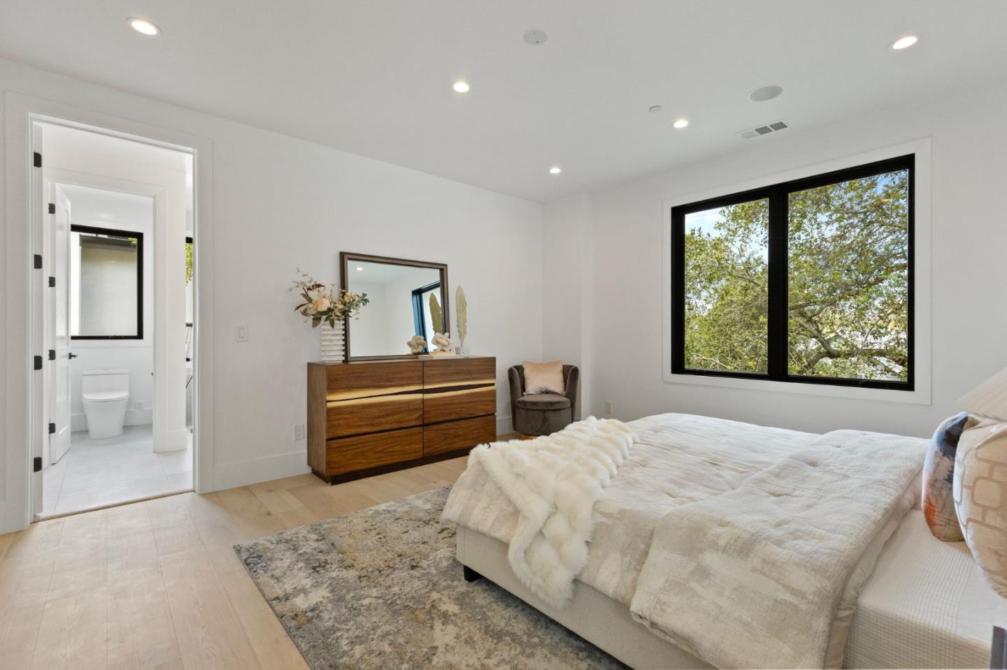 Detail Gallery Image 30 of 113 For 18061 Saratoga Los Gatos Rd, Monte Sereno,  CA 95030 - 5 Beds | 4/1 Baths