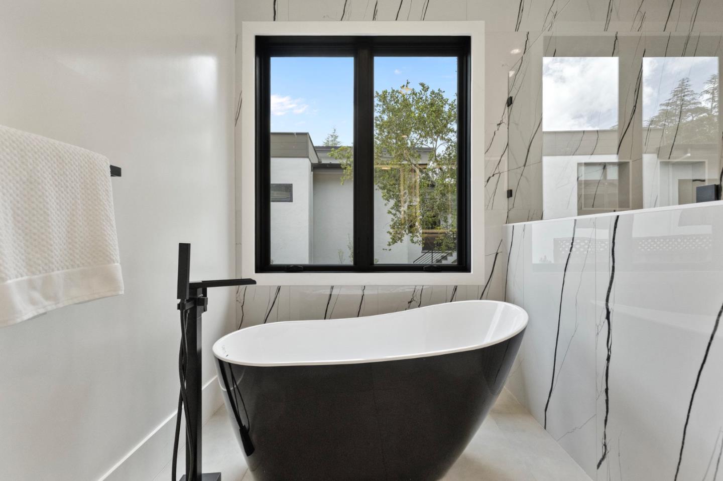 Detail Gallery Image 37 of 113 For 18061 Saratoga Los Gatos Rd, Monte Sereno,  CA 95030 - 5 Beds | 4/1 Baths