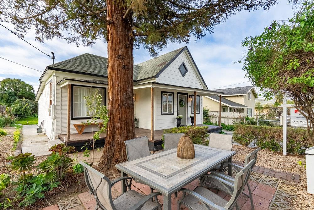 Detail Gallery Image 4 of 35 For 49 Hawkins St, Hollister,  CA 95023 - 2 Beds | 1 Baths