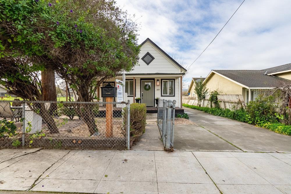 Detail Gallery Image 7 of 35 For 49 Hawkins St, Hollister,  CA 95023 - 2 Beds | 1 Baths