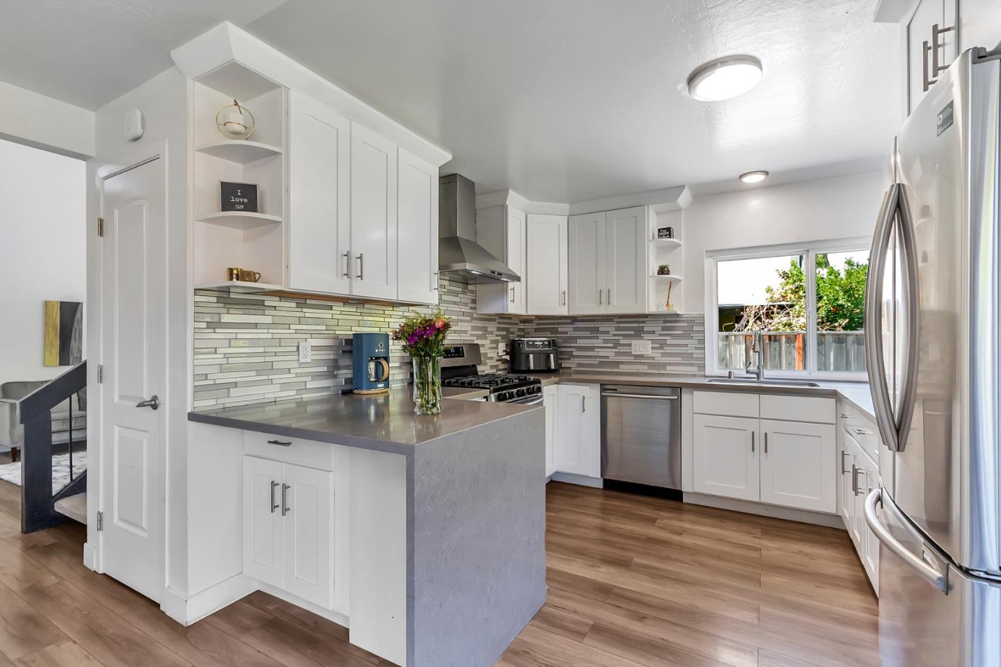 Detail Gallery Image 12 of 35 For 6142 Springer Way, San Jose,  CA 95123 - 5 Beds | 2/1 Baths