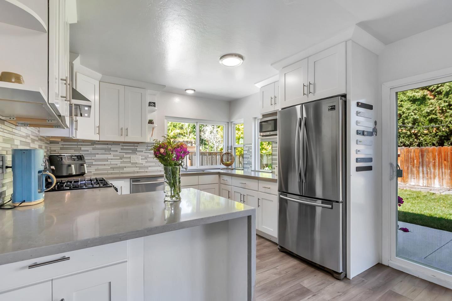 Detail Gallery Image 13 of 35 For 6142 Springer Way, San Jose,  CA 95123 - 5 Beds | 2/1 Baths