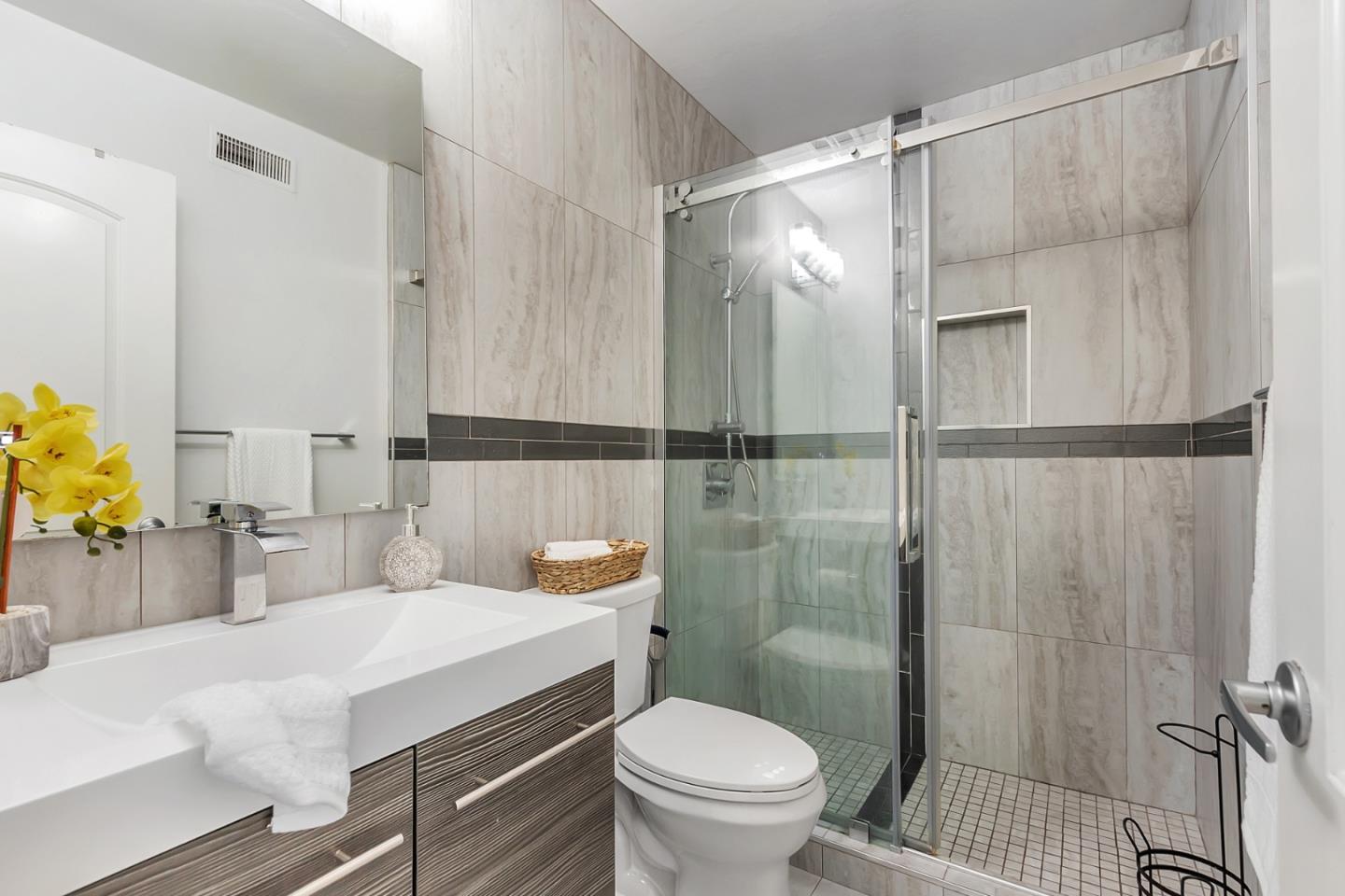 Detail Gallery Image 18 of 35 For 6142 Springer Way, San Jose,  CA 95123 - 5 Beds | 2/1 Baths
