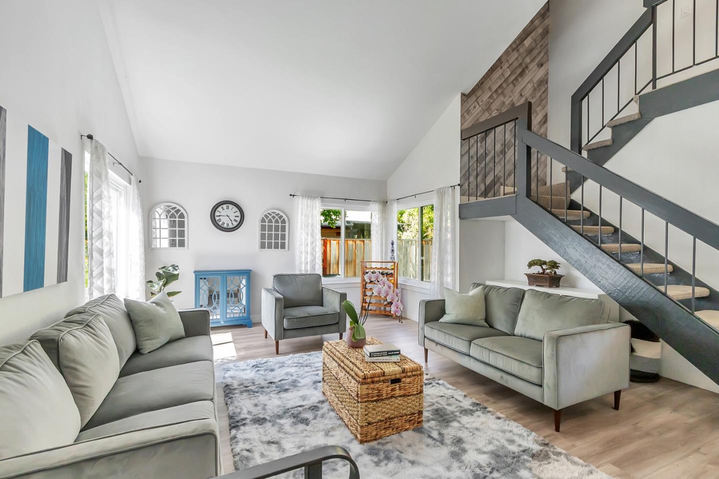 Detail Gallery Image 6 of 35 For 6142 Springer Way, San Jose,  CA 95123 - 5 Beds | 2/1 Baths