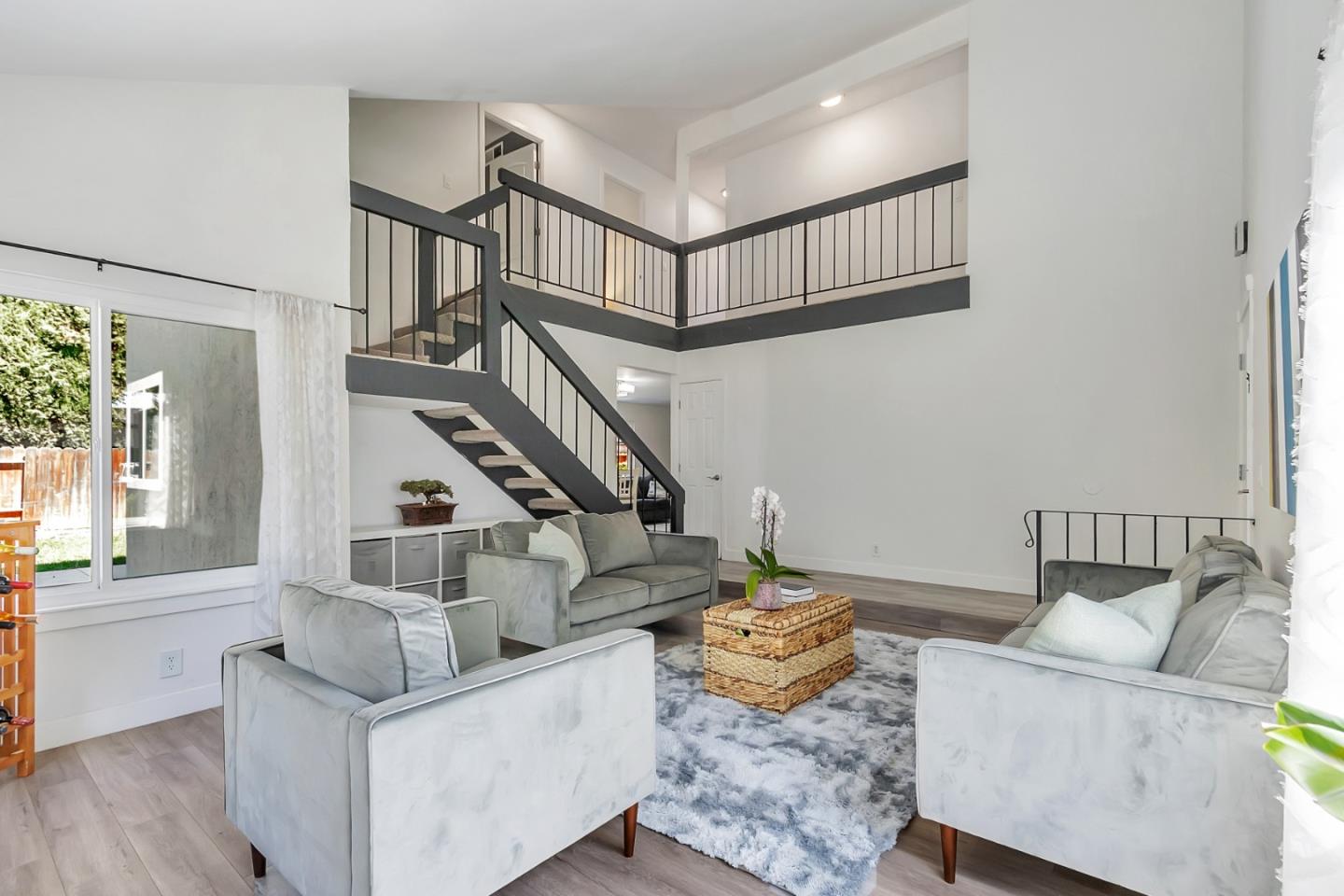 Detail Gallery Image 9 of 35 For 6142 Springer Way, San Jose,  CA 95123 - 5 Beds | 2/1 Baths