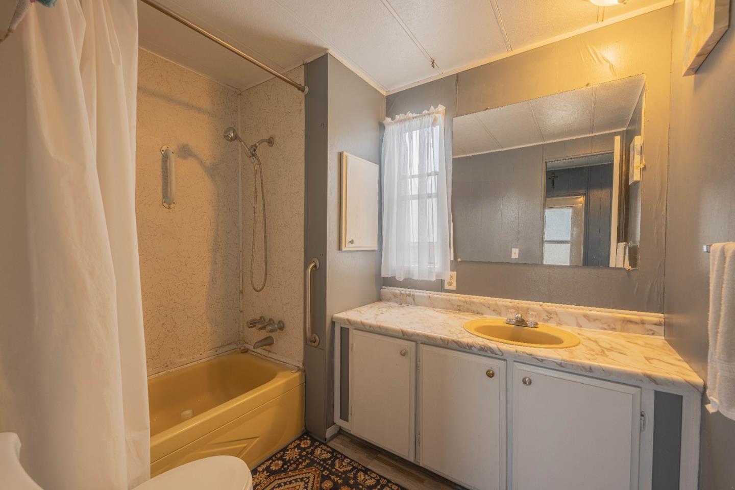 Detail Gallery Image 16 of 22 For 55 San Juan Grade #16,  Salinas,  CA 93906 - 2 Beds | 1 Baths