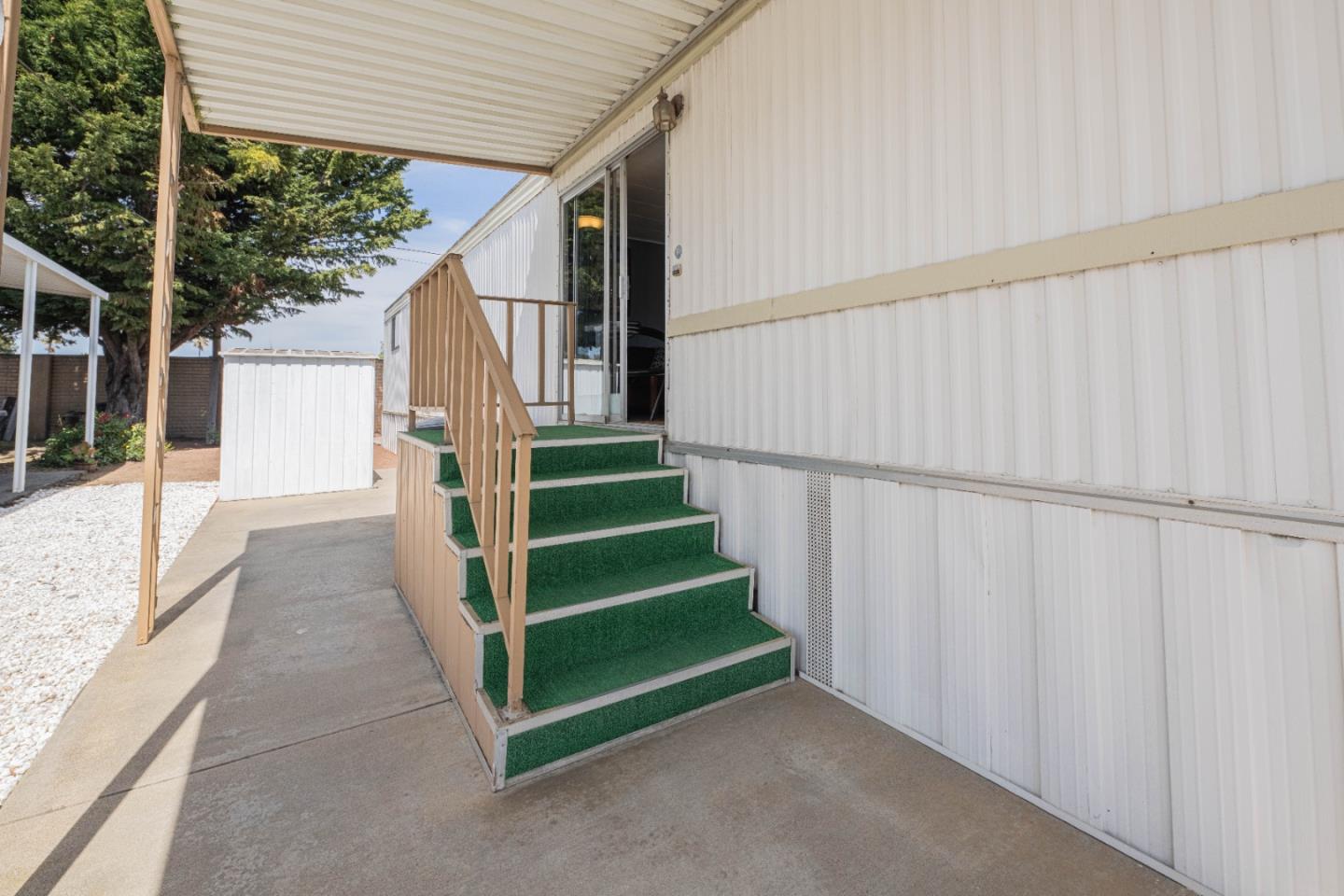 Detail Gallery Image 4 of 22 For 55 San Juan Grade #16,  Salinas,  CA 93906 - 2 Beds | 1 Baths