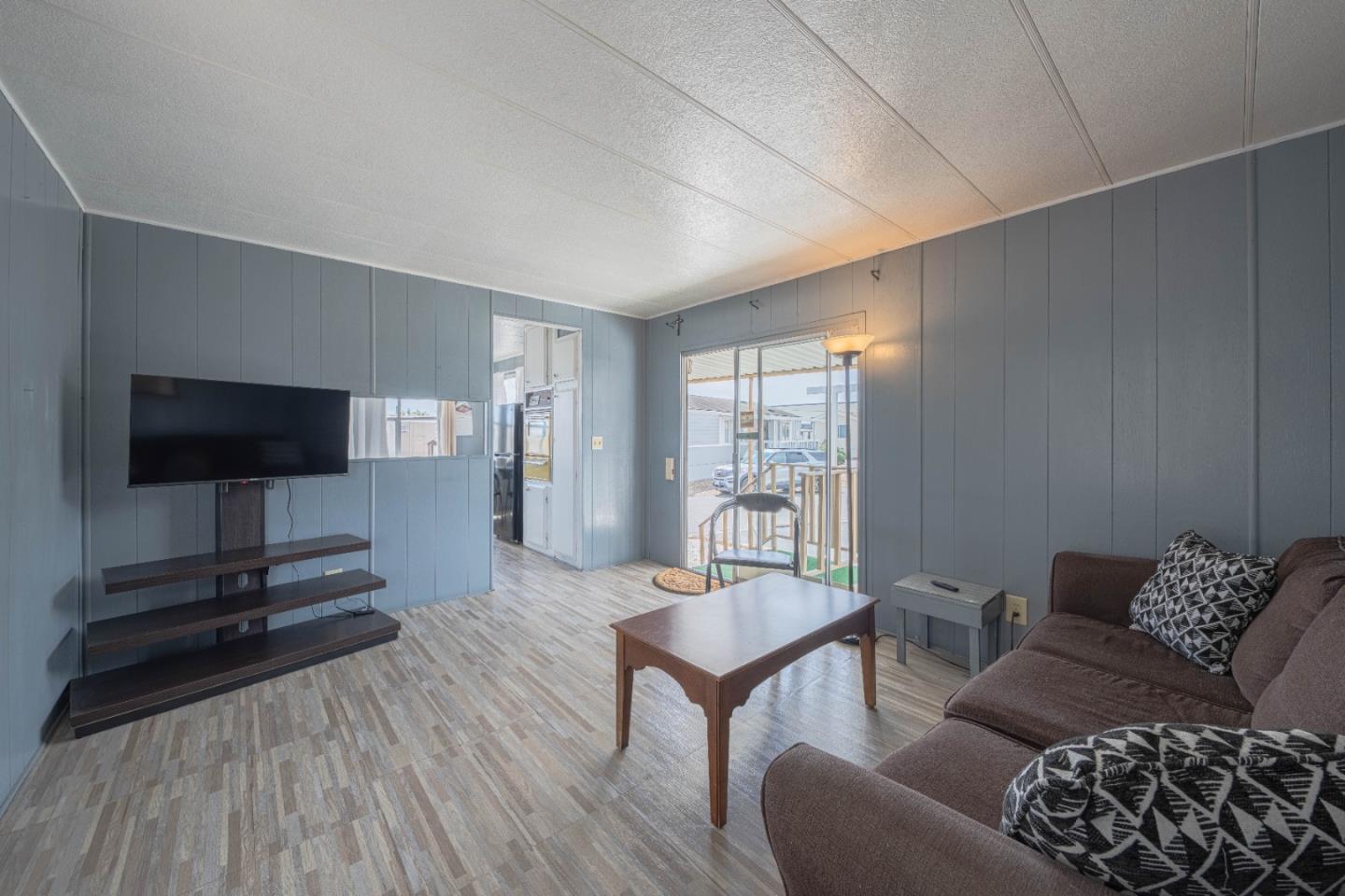 Detail Gallery Image 7 of 22 For 55 San Juan Grade #16,  Salinas,  CA 93906 - 2 Beds | 1 Baths