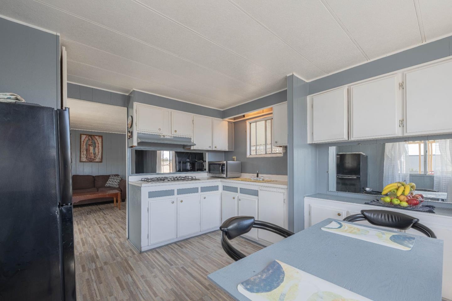 Detail Gallery Image 9 of 22 For 55 San Juan Grade #16,  Salinas,  CA 93906 - 2 Beds | 1 Baths