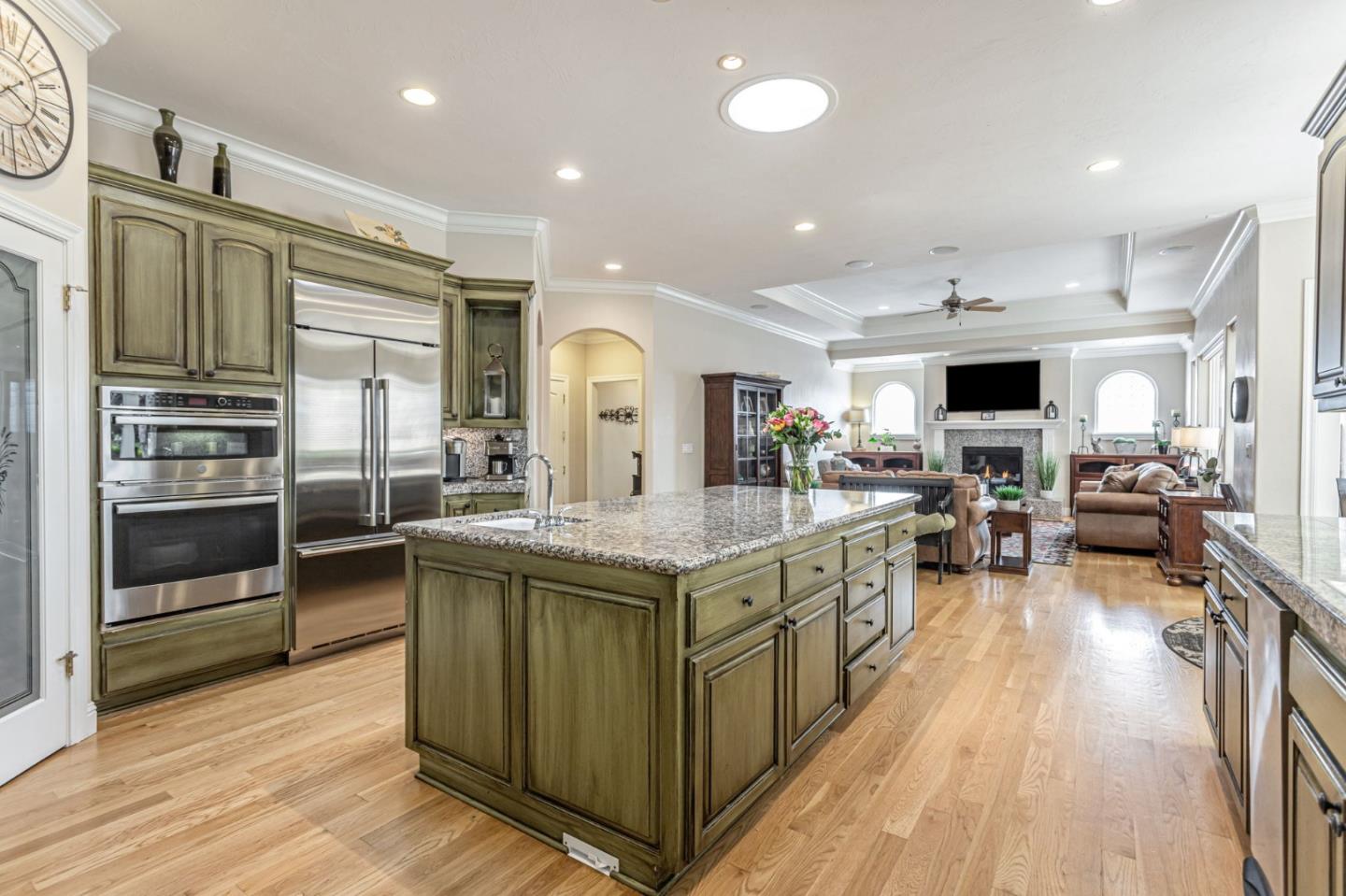 Detail Gallery Image 10 of 52 For 95 Marcus Ct, Hollister,  CA 95023 - 4 Beds | 3 Baths