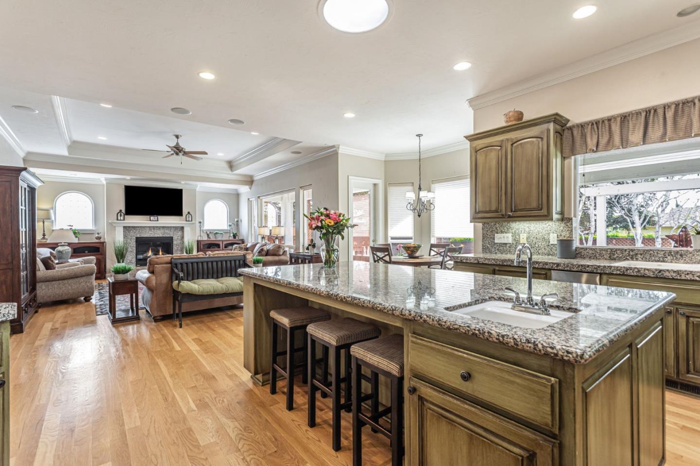 Detail Gallery Image 11 of 52 For 95 Marcus Ct, Hollister,  CA 95023 - 4 Beds | 3 Baths