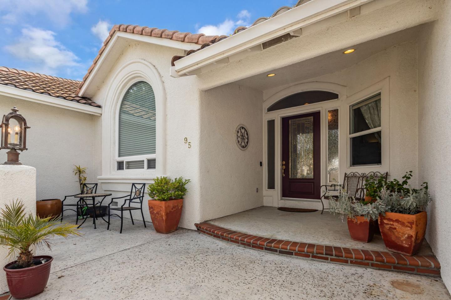 Detail Gallery Image 3 of 52 For 95 Marcus Ct, Hollister,  CA 95023 - 4 Beds | 3 Baths