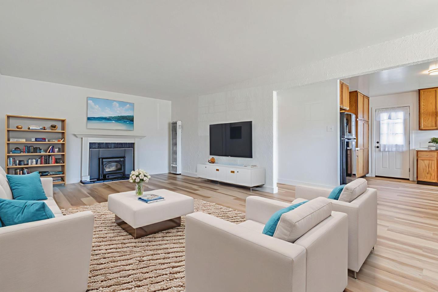 Detail Gallery Image 3 of 47 For 921 Newman Dr, South San Francisco,  CA 94080 - 4 Beds | 2 Baths