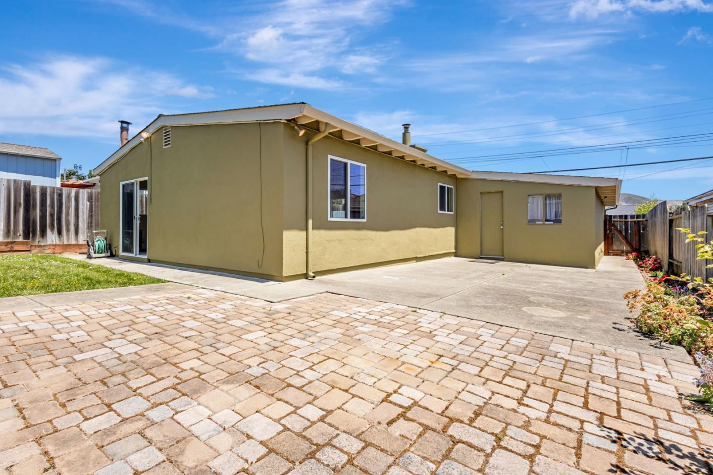 Detail Gallery Image 31 of 47 For 921 Newman Dr, South San Francisco,  CA 94080 - 4 Beds | 2 Baths