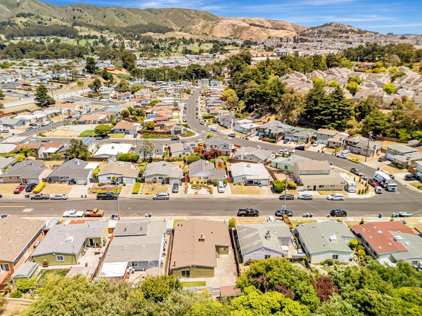 Detail Gallery Image 43 of 47 For 921 Newman Dr, South San Francisco,  CA 94080 - 4 Beds | 2 Baths