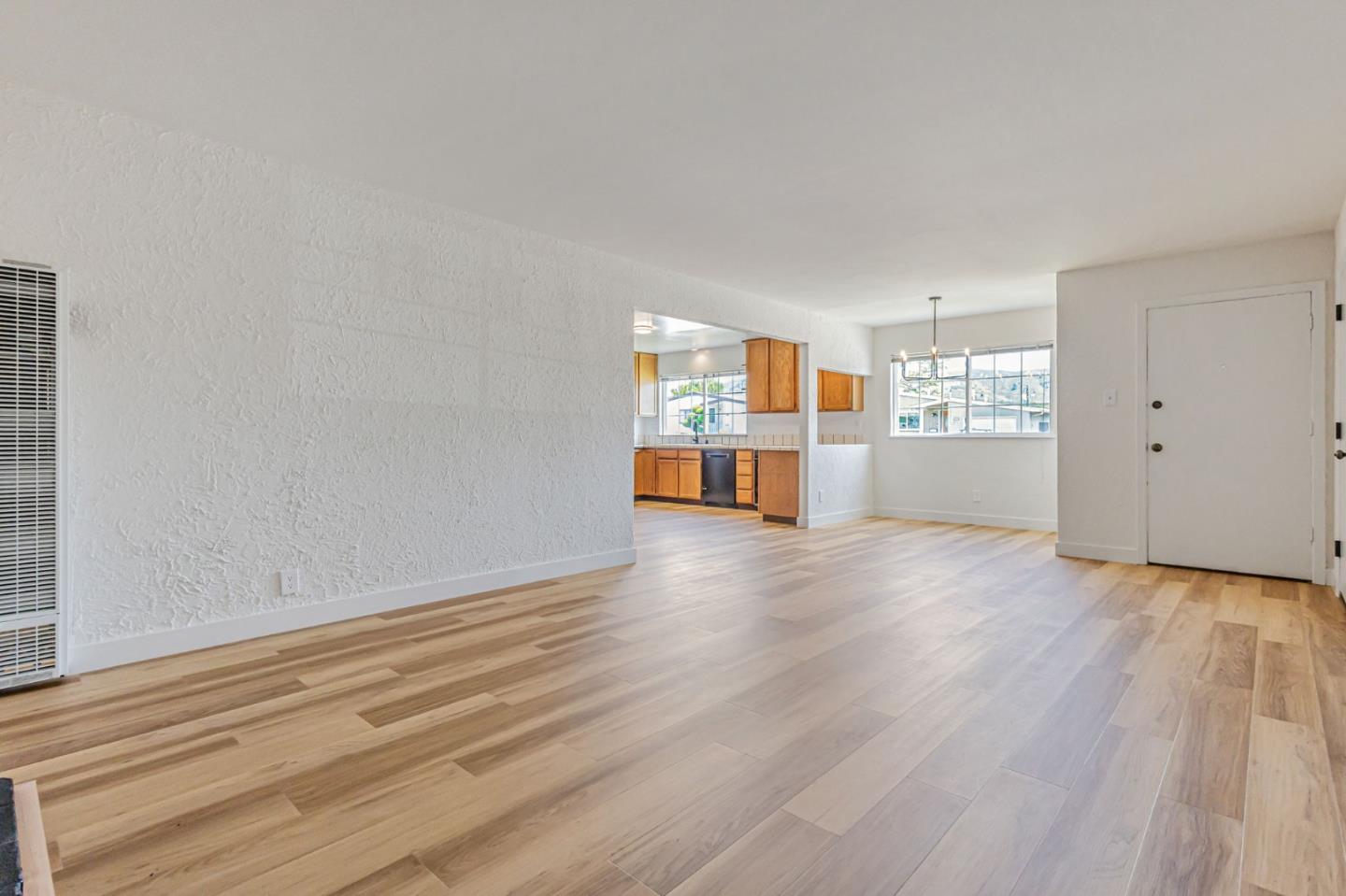 Detail Gallery Image 6 of 47 For 921 Newman Dr, South San Francisco,  CA 94080 - 4 Beds | 2 Baths