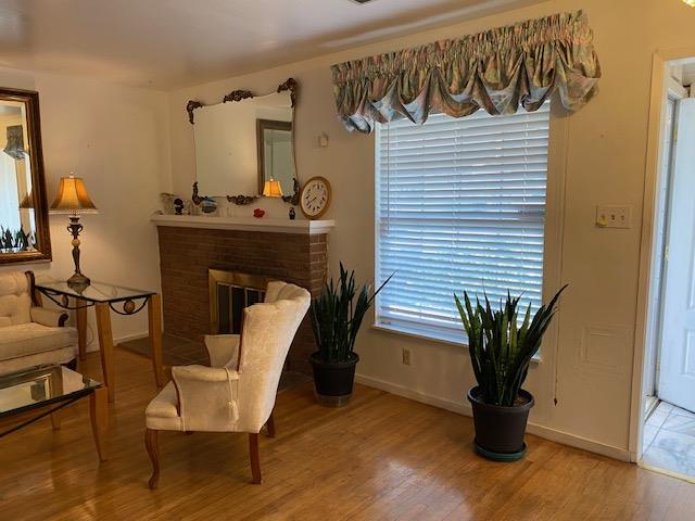 Detail Gallery Image 3 of 8 For 212 Iris Dr, Salinas,  CA 93906 - 3 Beds | 2 Baths
