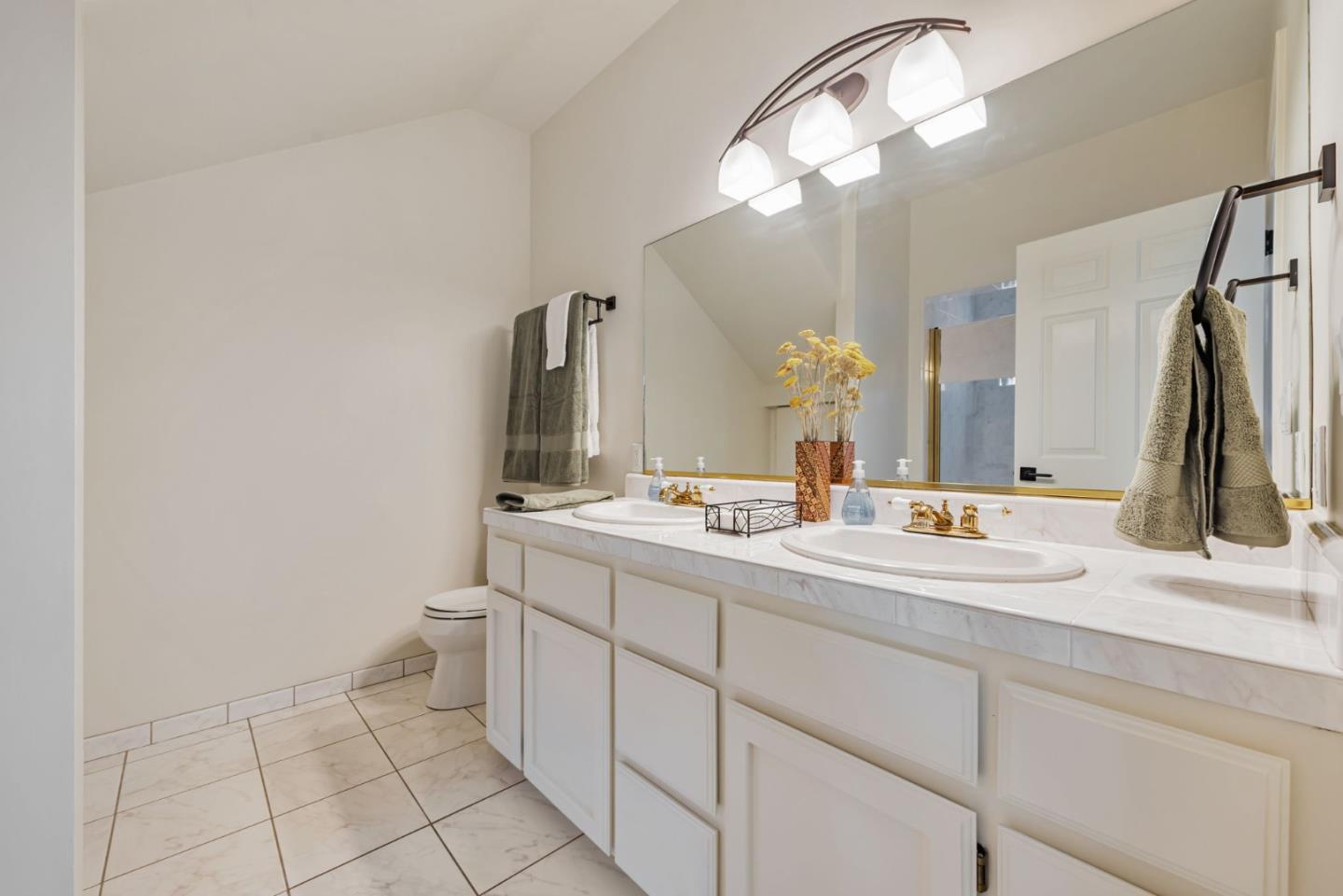 Detail Gallery Image 18 of 37 For 1001 Michigan Ave, San Jose,  CA 95125 - 4 Beds | 3/1 Baths