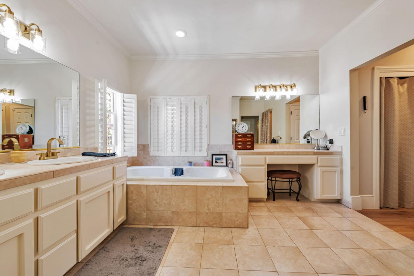 Detail Gallery Image 26 of 37 For 1001 Michigan Ave, San Jose,  CA 95125 - 4 Beds | 3/1 Baths