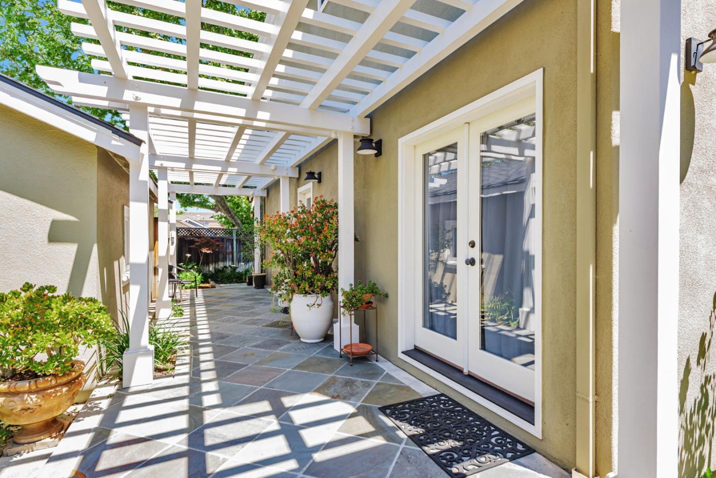 Detail Gallery Image 34 of 37 For 1001 Michigan Ave, San Jose,  CA 95125 - 4 Beds | 3/1 Baths