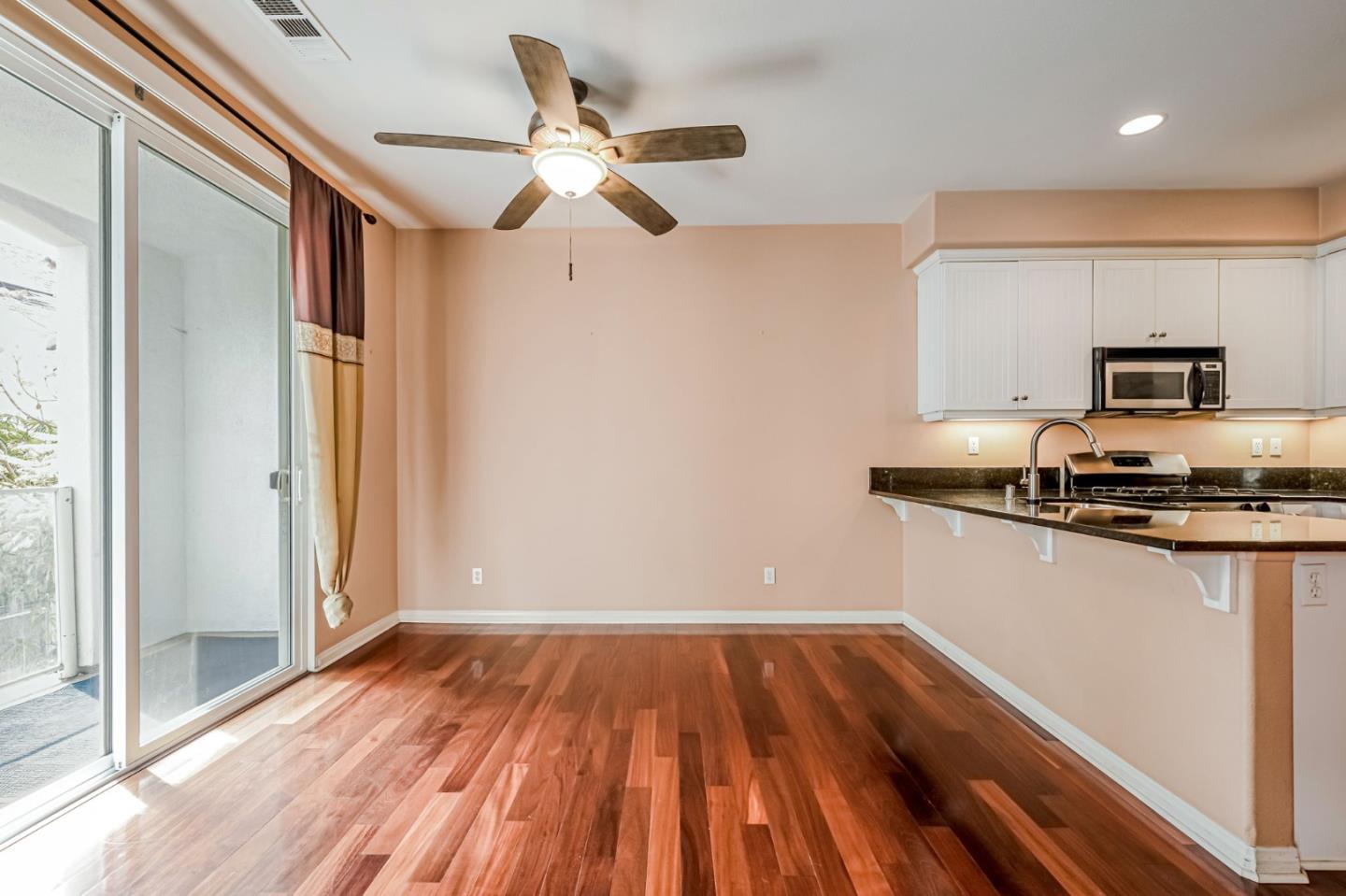 Detail Gallery Image 8 of 25 For 765 Harbor Cliff Way #126,  Oceanside,  CA 92054 - 2 Beds | 2/1 Baths