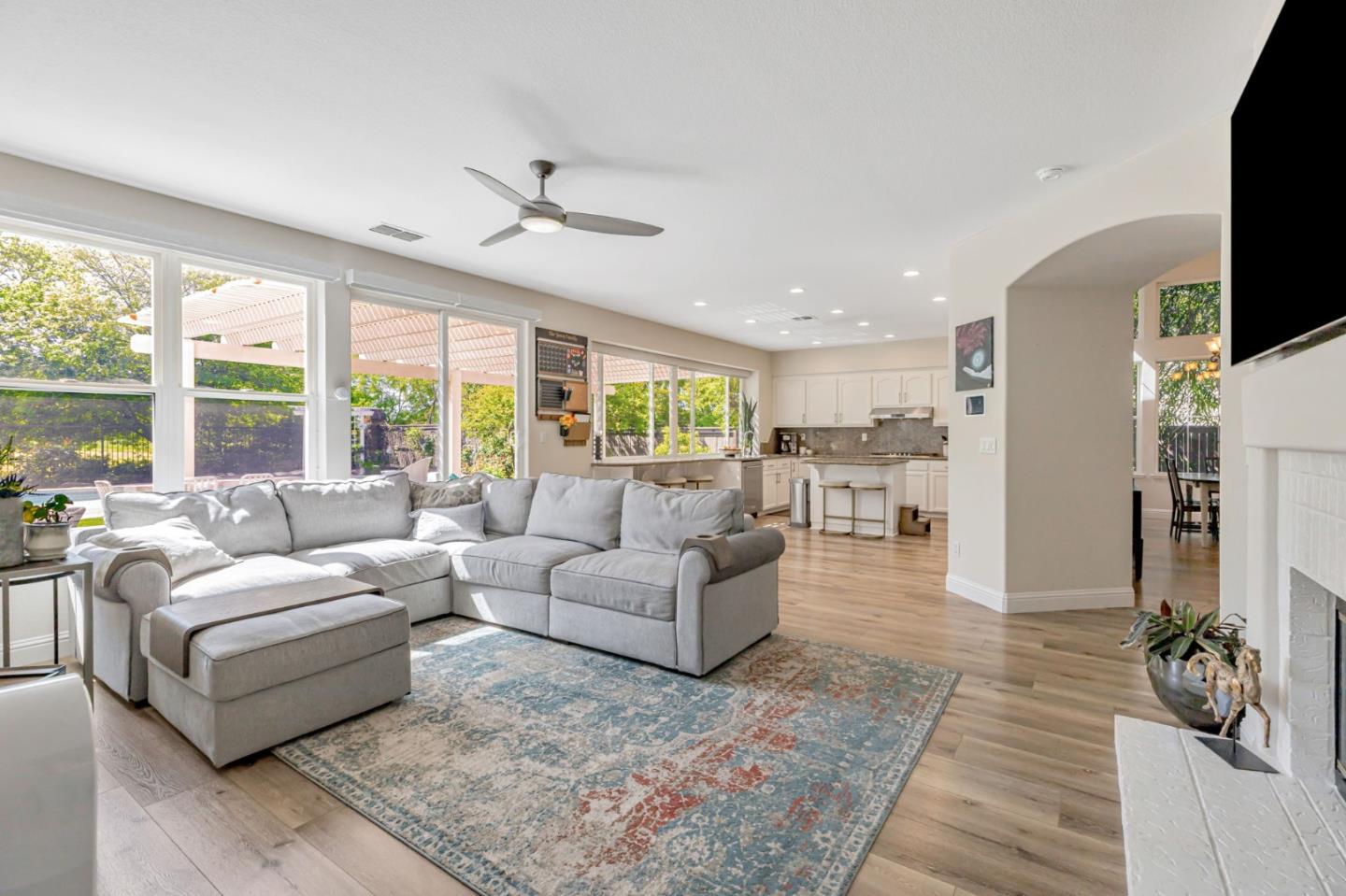 Detail Gallery Image 11 of 78 For 7012 Rosado Dr, El Dorado Hills,  CA 95762 - 5 Beds | 3 Baths