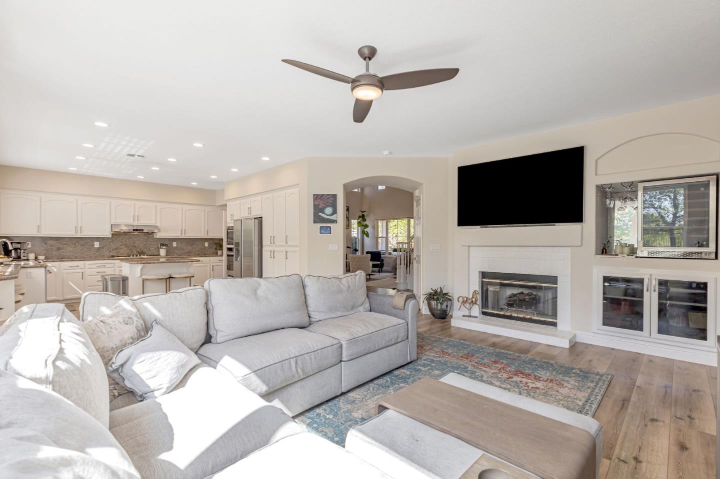 Detail Gallery Image 12 of 78 For 7012 Rosado Dr, El Dorado Hills,  CA 95762 - 5 Beds | 3 Baths