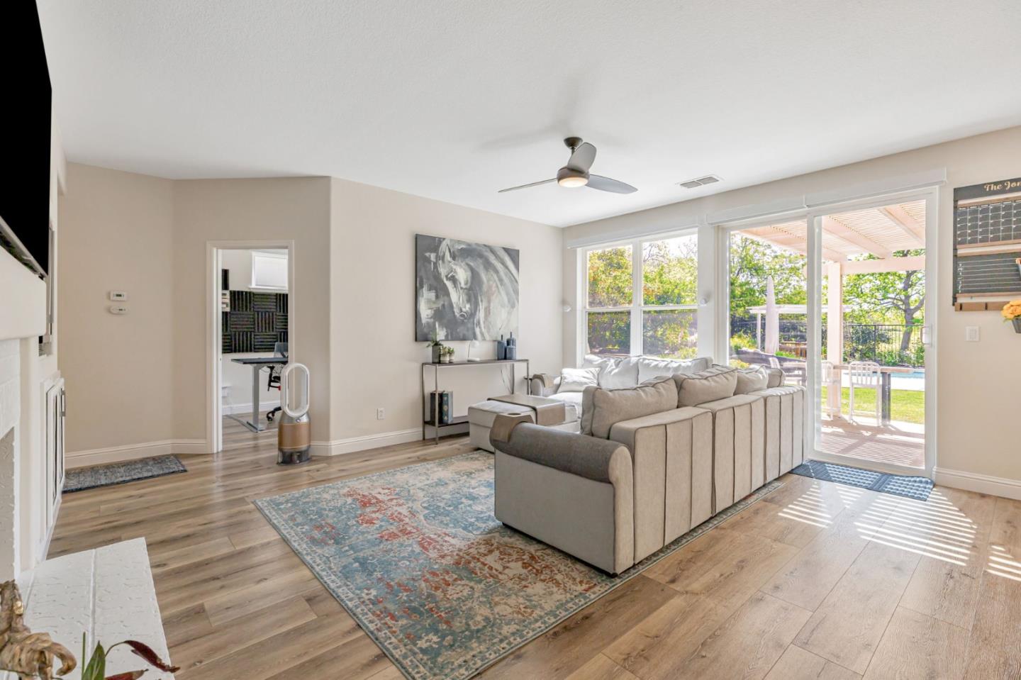 Detail Gallery Image 13 of 78 For 7012 Rosado Dr, El Dorado Hills,  CA 95762 - 5 Beds | 3 Baths