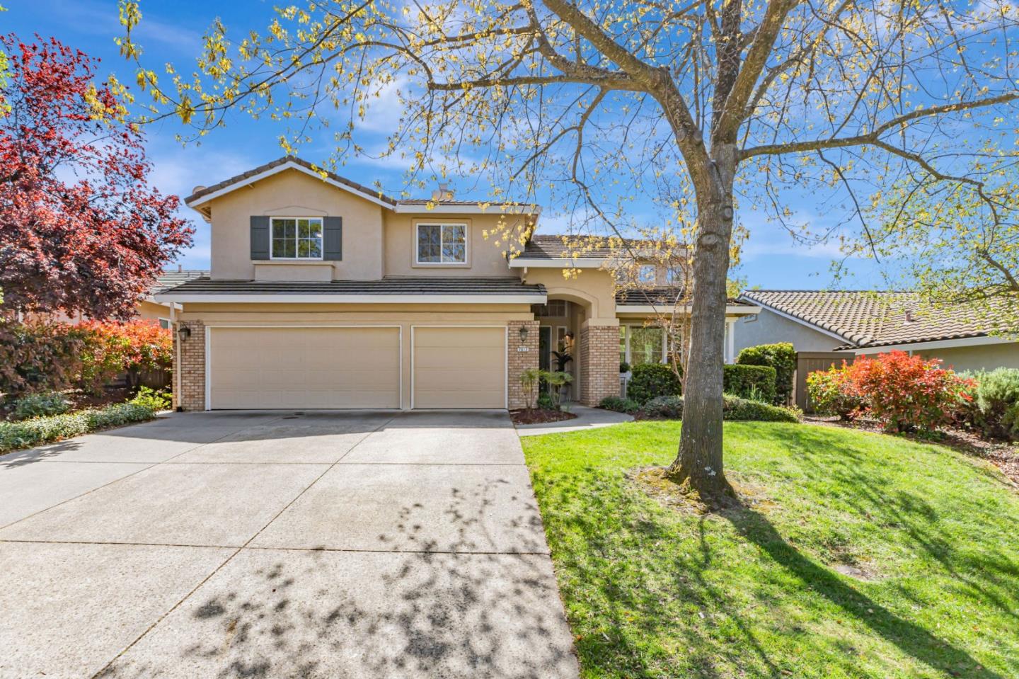 Detail Gallery Image 2 of 78 For 7012 Rosado Dr, El Dorado Hills,  CA 95762 - 5 Beds | 3 Baths