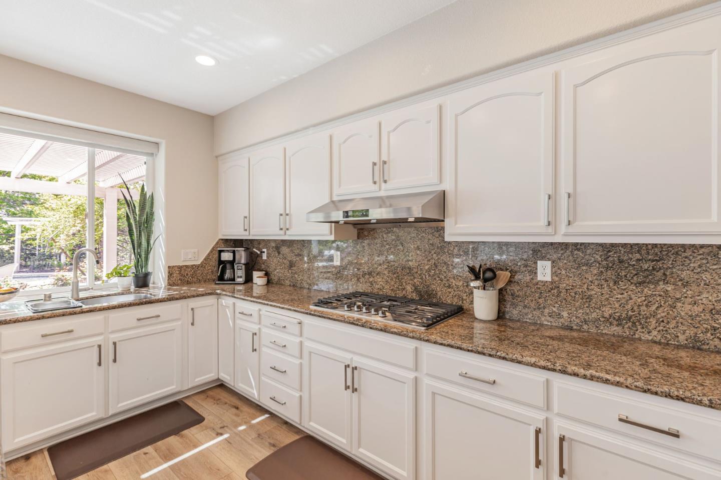 Detail Gallery Image 21 of 78 For 7012 Rosado Dr, El Dorado Hills,  CA 95762 - 5 Beds | 3 Baths