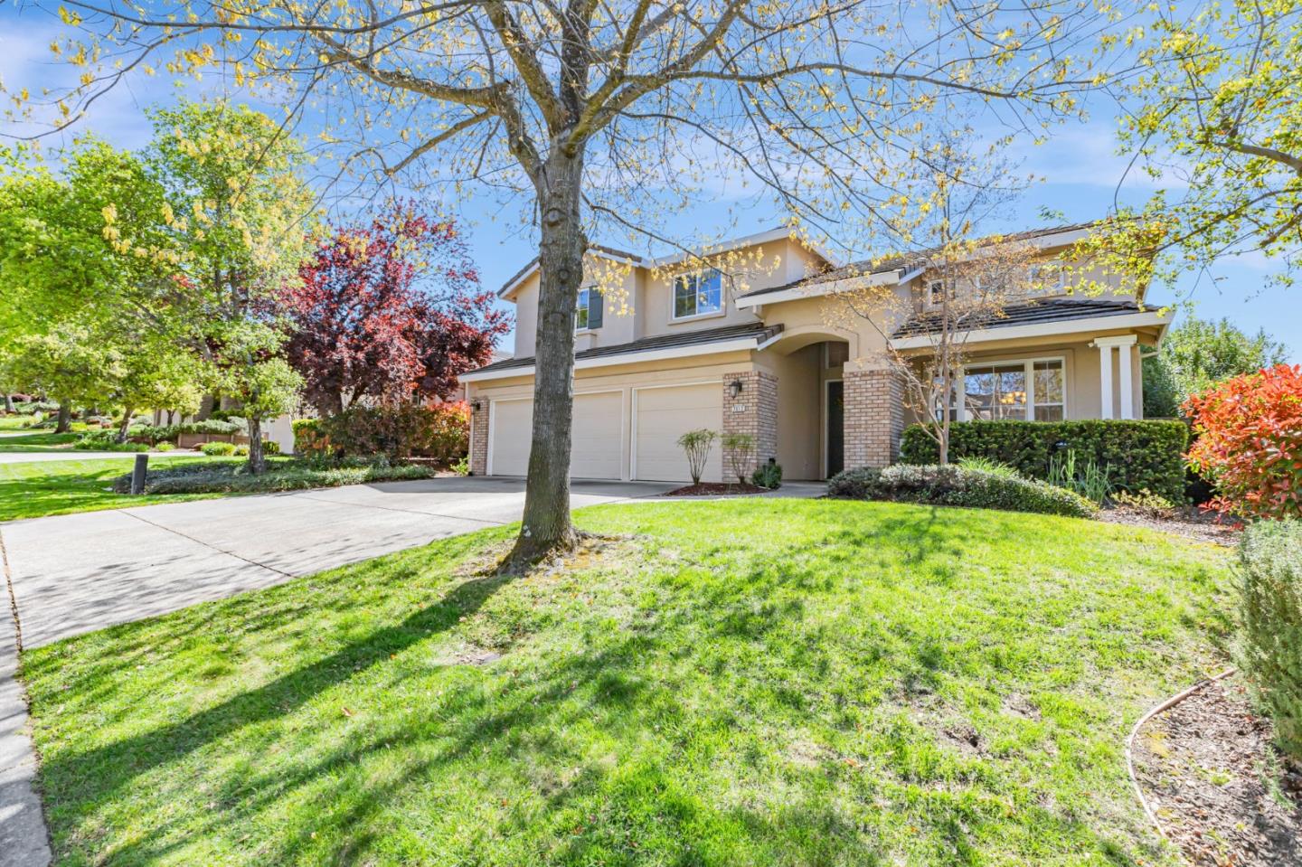 Detail Gallery Image 4 of 78 For 7012 Rosado Dr, El Dorado Hills,  CA 95762 - 5 Beds | 3 Baths