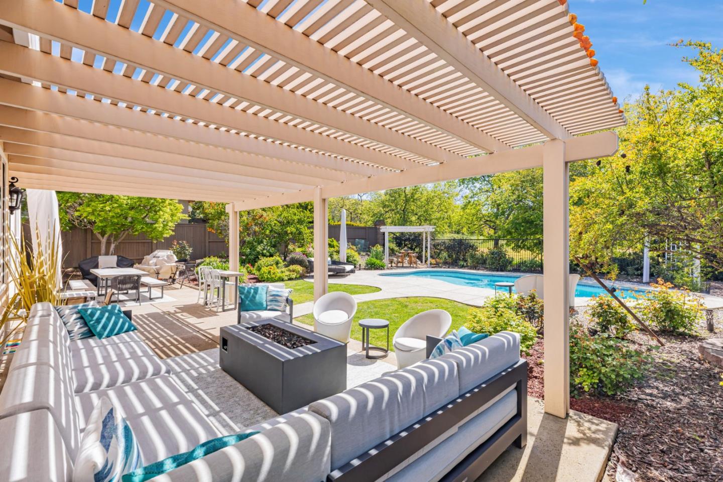 Detail Gallery Image 57 of 78 For 7012 Rosado Dr, El Dorado Hills,  CA 95762 - 5 Beds | 3 Baths
