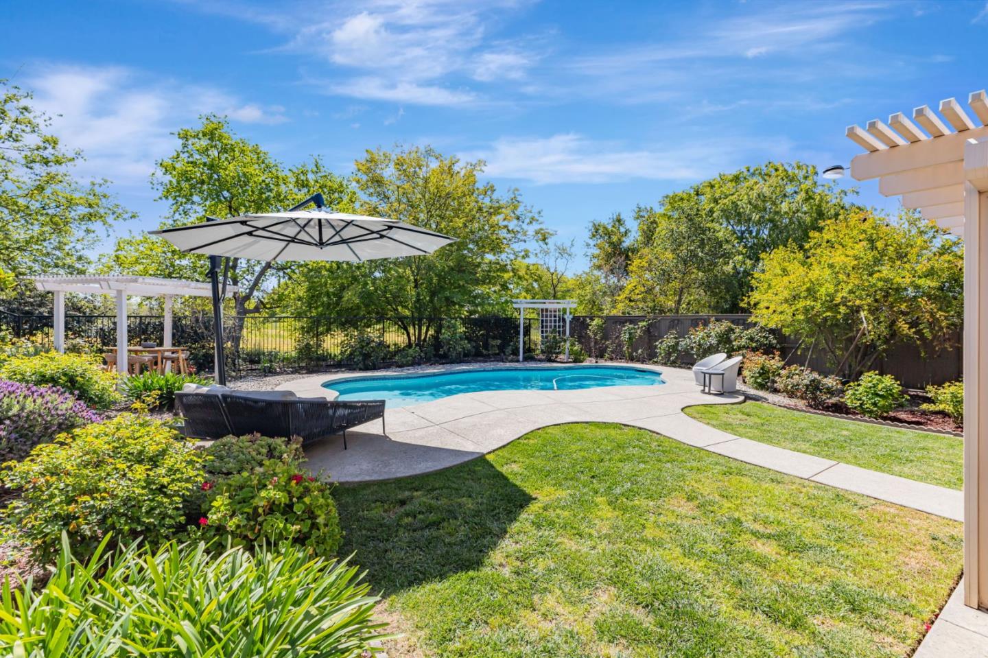 Detail Gallery Image 65 of 78 For 7012 Rosado Dr, El Dorado Hills,  CA 95762 - 5 Beds | 3 Baths