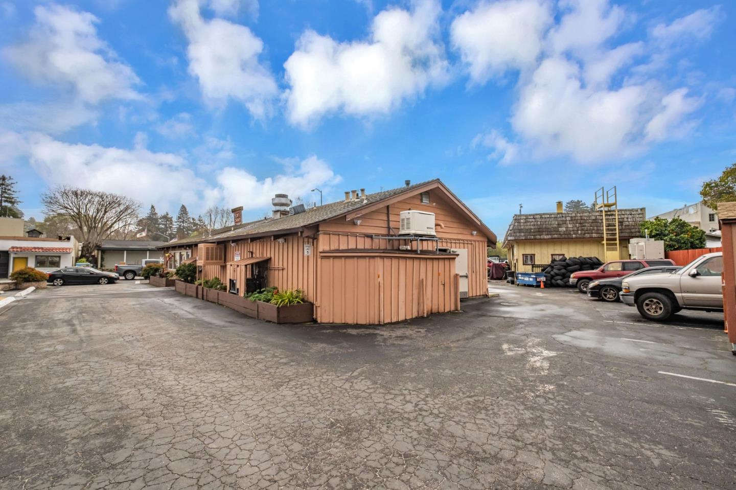Detail Gallery Image 4 of 41 For 3025 Porter St, Soquel,  CA 95073 - – Beds | – Baths