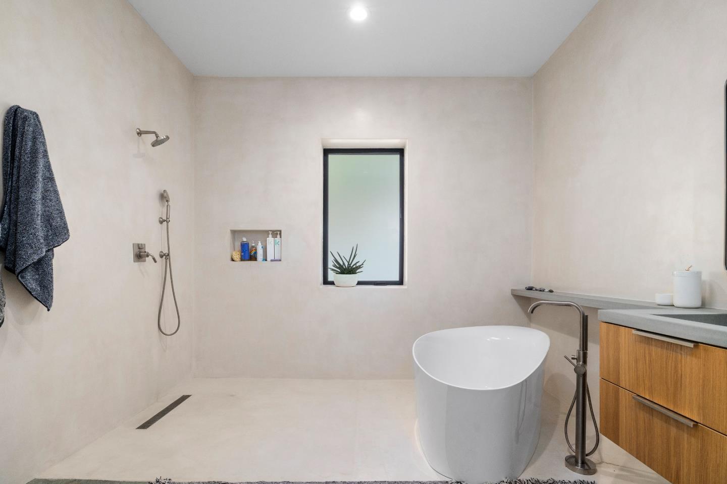 Detail Gallery Image 16 of 48 For 1421 Weston Rd, Scotts Valley,  CA 95066 - 4 Beds | 2 Baths