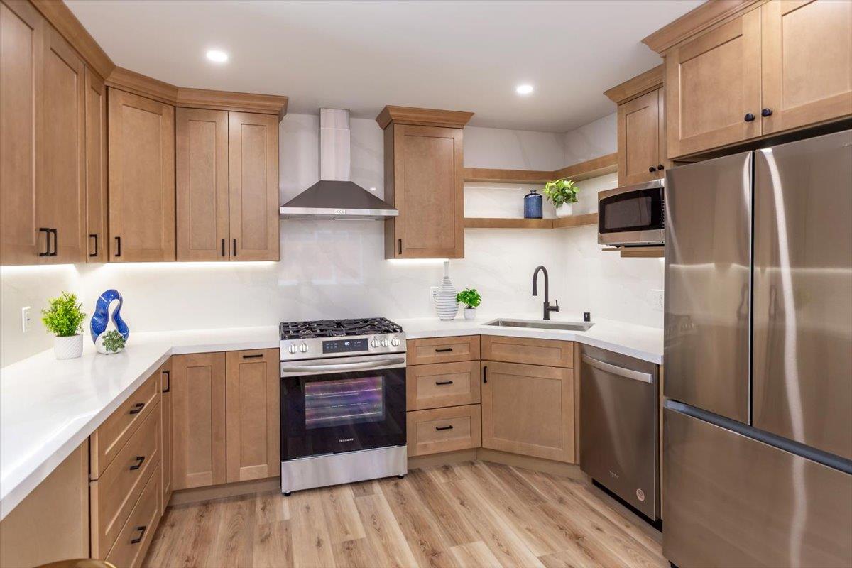 Detail Gallery Image 5 of 17 For 5701 Waltrip Ln, San Jose,  CA 95118 - 3 Beds | 2 Baths