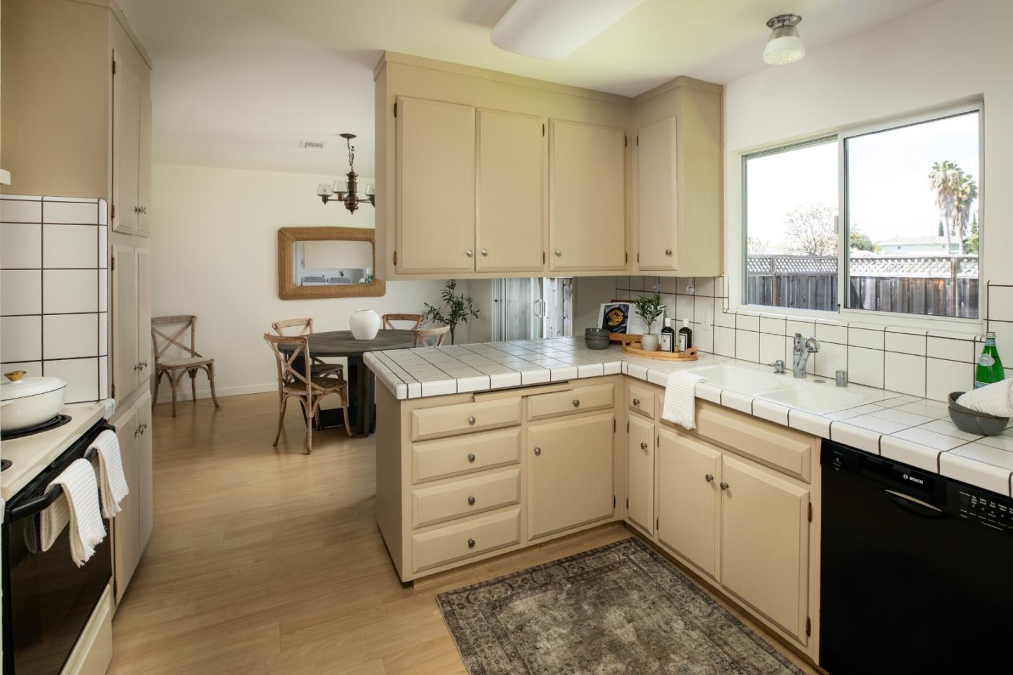 Detail Gallery Image 14 of 28 For 1441 Scossa Ave, San Jose,  CA 95118 - 3 Beds | 2 Baths