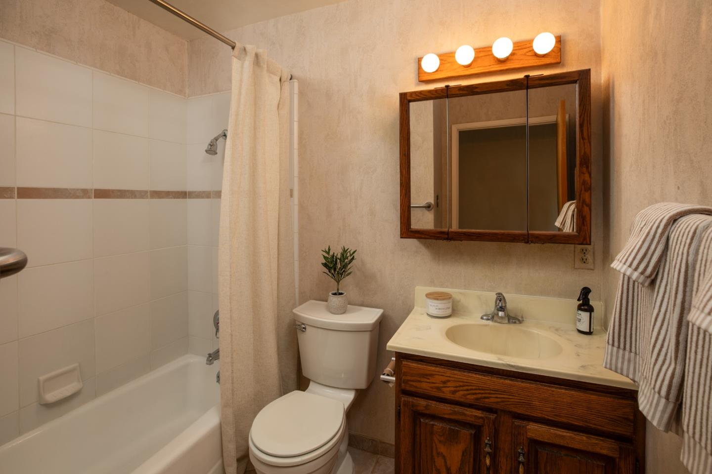 Detail Gallery Image 20 of 28 For 1441 Scossa Ave, San Jose,  CA 95118 - 3 Beds | 2 Baths