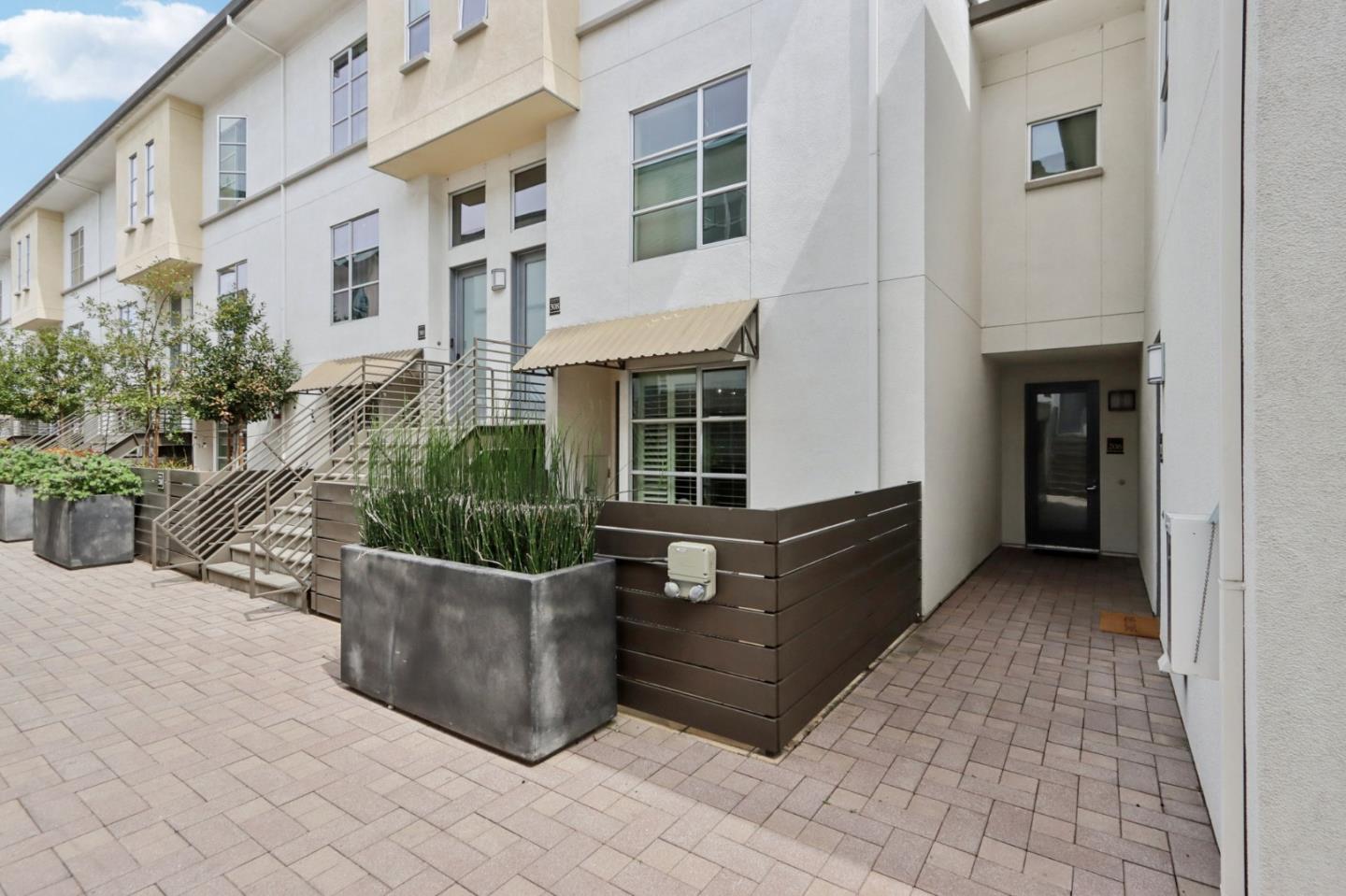 Detail Gallery Image 2 of 30 For 1 E Julian St #208,  San Jose,  CA 95112 - 1 Beds | 1 Baths