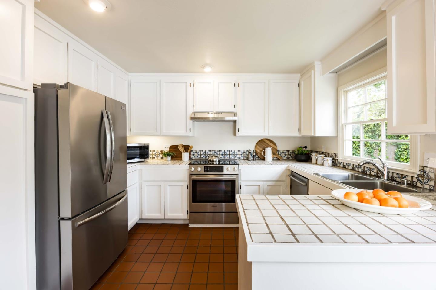 Detail Gallery Image 10 of 25 For 695 N California Ave, Palo Alto,  CA 94301 - 4 Beds | 2 Baths