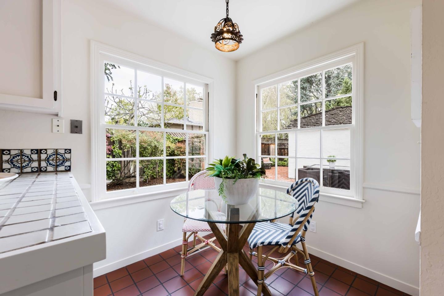 Detail Gallery Image 12 of 25 For 695 N California Ave, Palo Alto,  CA 94301 - 4 Beds | 2 Baths