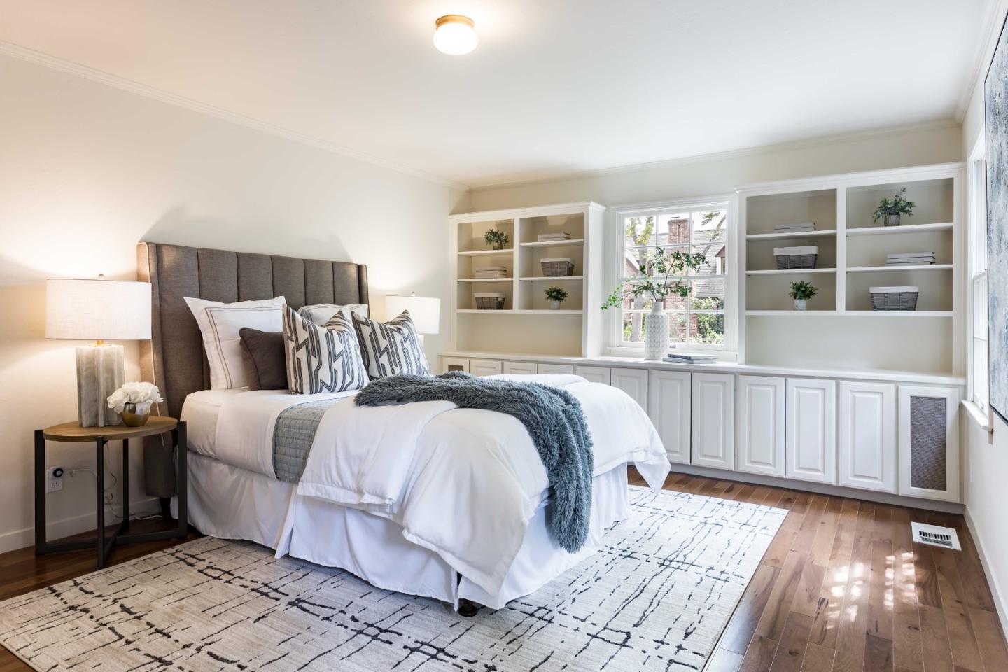 Detail Gallery Image 14 of 25 For 695 N California Ave, Palo Alto,  CA 94301 - 4 Beds | 2 Baths